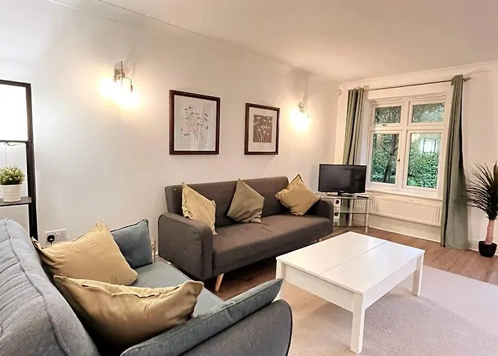 Space And Comfort In Summertown